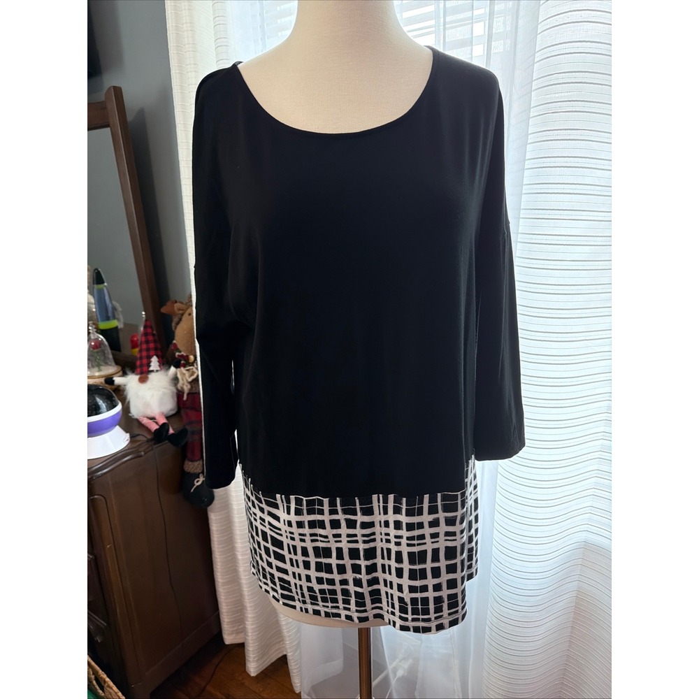 Chicos Black white Grid Print Hem Tunic Top Womens Size 1 Medium Long Sleeve